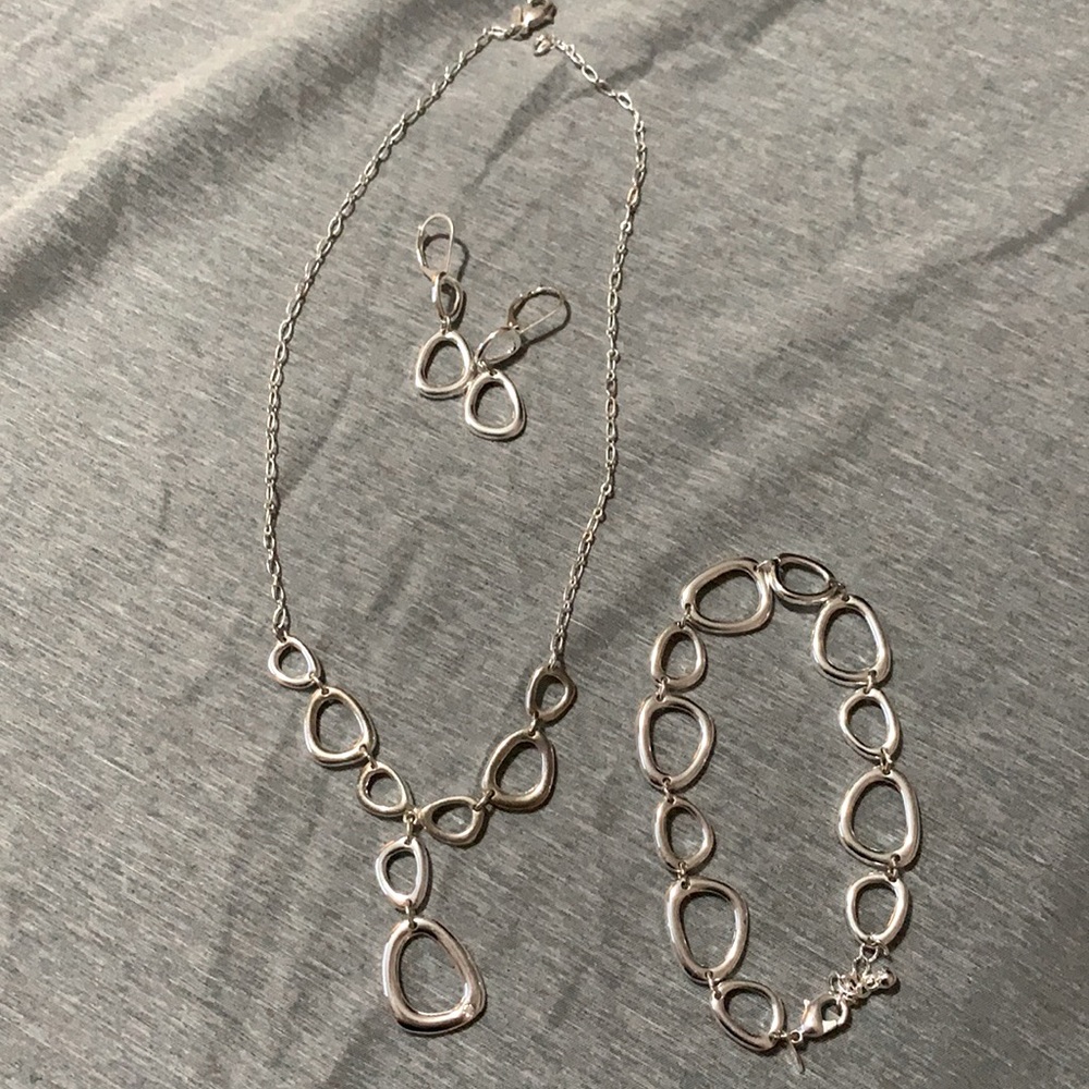 Necklace with matching earrings and necklace